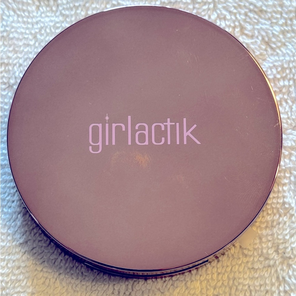 Girlactik Luminous Face Powder in Neutral 9g BRAND NEW IN BOX - Picture 6 of 8